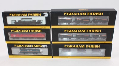 Lot 381 - Six various boxed Graham Farish N gauge items...