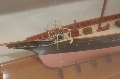 Lot 68 - A very well made Ship Makers display model of...
