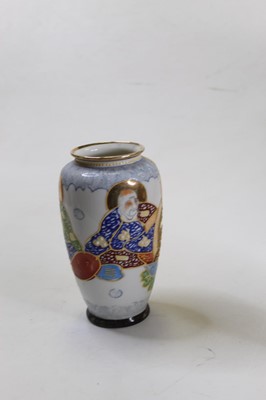 Lot 224 - A Chinese export blue and white vase, of...