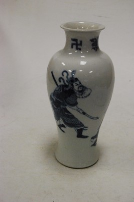 Lot 106 - A Chinese export blue and white vase, of...