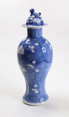Lot 227 - A Chinese export blue and white jar and cover,...