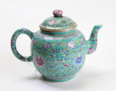 Lot 231 - A Chinese export teapot, of bullet form,...