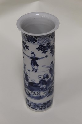 Lot 270 - A Chinese export vase having a flared neck to...