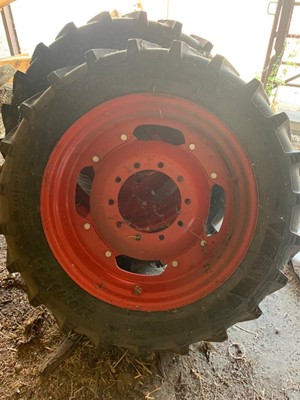 Lot 301 - Set of Rowcrop Front Wheels 270-95-R32