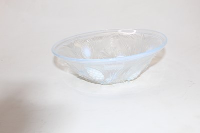 Lot 284 - An Art Deco Jobling opalescent glass bowl,...