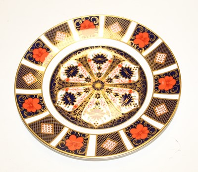 Lot 294 - A Royal Crown Derby English bone china plate,...