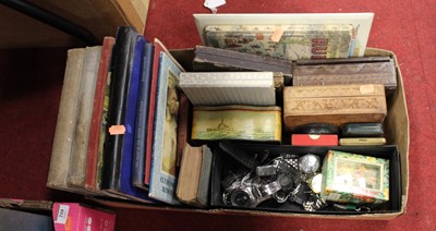 Lot 211 - A box containing a collection of various items,...