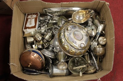 Lot 446 - A box of miscellaneous metalware, to include...