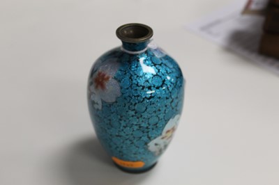 Lot 465 - An early 20th century cloisonne enamelled vase,...