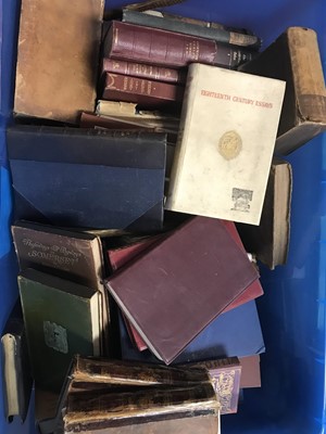 Lot 722 - A box containing a collection of antiquarian...