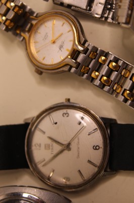 Lot 521 - A lady's Must de Cartier wristwatch, having a...
