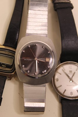 Lot 521 - A lady's Must de Cartier wristwatch, having a...