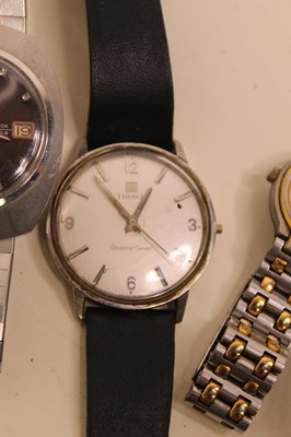 Lot 521 - A lady's Must de Cartier wristwatch, having a...
