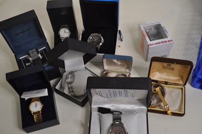 Lot 586 - A collection of assorted fashion watches to...