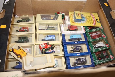 Lot 667 - A collection of miscellaneous items to include...