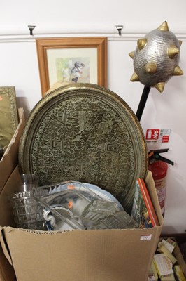 Lot 783 - A box of miscellaneous items to include an...