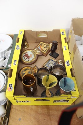 Lot 786 - A box of miscellaneous items to include an...