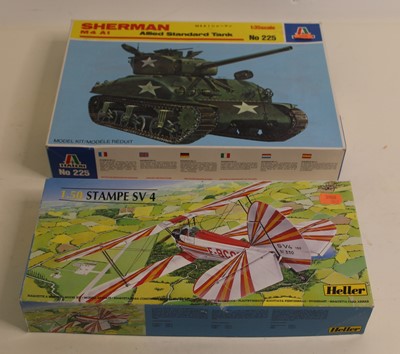 Lot 694 - Sherman Allied Standard Tank 1/35th scale kit...