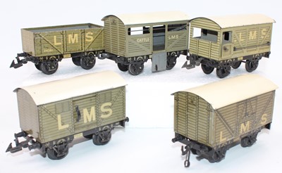 Lot 257 - 5x assorted Bing LMS wagons including 1920s...