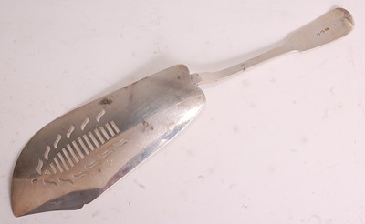 Lot 1062 - A Regency silver fish-slice, in the Fiddle...