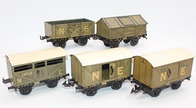 Lot 259 - 5x assorted Bing wagons including 1920s Lime...