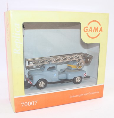 Lot 2147 - Gama 70007 boxed "Leiterwagen mit Gaslaterne"...