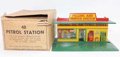 Lot 1007 - Dinky Toys Pre-War No.48 Petrol Station in...