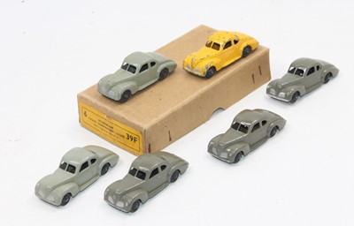 Lot 1031 - Dinky toys no.39f Studebaker "State Commander"...