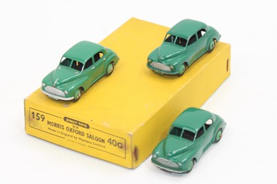 Lot 1050 - Dinky Toys 40g original Trade box containing 3...