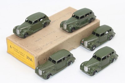 Lot 1081 - Dinky Toys no.39a original Trade box...