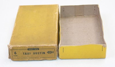 Lot 1060 - Dinky Toys 40h Austin Taxi empty original...