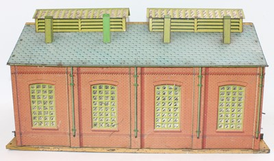Lot 283 - 1928-33 Hornby No.2 Engine Shed, yellow/cream...