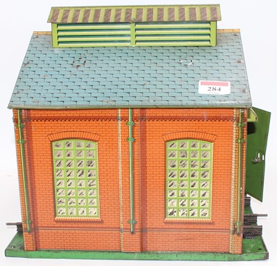 Lot 284 - 1928-33 Hornby No.1 Engine Shed, green base,...