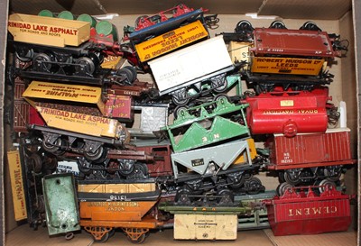 Lot 302 - Approx  37  Hornby British outline goods...