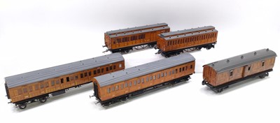 Lot 323 - Five GNR teak coaches: 2 x DS Models on GER...