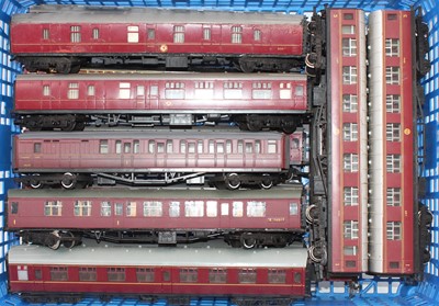 Lot 493 - Fourteen mainly Triang and Hornby coaches,...