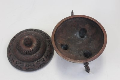 Lot 64 - A modern koro and cover, the domed cover with...
