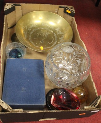 Lot 88 - A box of miscellaneous items, to include a...