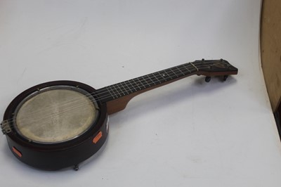 Lot 124 - A Keech banjulele banjo, length 56cm