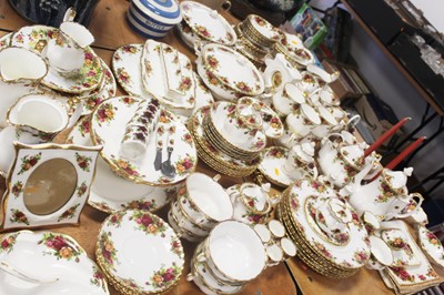Lot 150 - An extensive collection of Royal Albert dinner,...