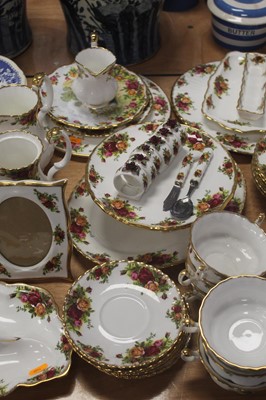 Lot 150 - An extensive collection of Royal Albert dinner,...