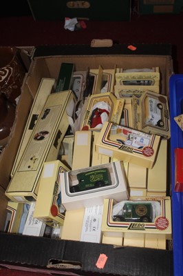 Lot 155 - Two boxes of boxed modern issue diecast,...