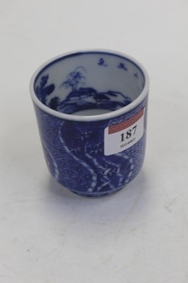 Lot 187 - A Chinese export cup, underglaze blue...
