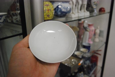Lot 209 - A Chinese export bowl, underglaze blue...