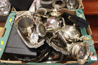 Lot 283 - Two boxes of miscellaneous metalware, to...