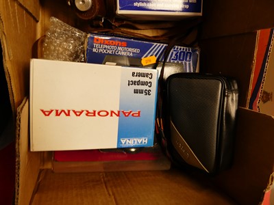 Lot 649 - Various cameras to include a Fuji DL150, a...