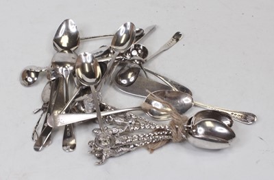 Lot 347 - A collection of assorted loose mainly silver...