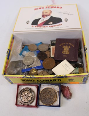 Lot 376 - A box of assorted coins, principally 20th...