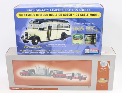 Lot 950 - A group of 2 boxed modern issue models as...