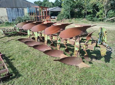 Lot 145 - 5 Furrow Dowdeswell Plough with Press